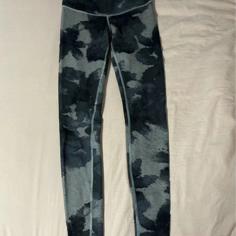 Lululemon Gray Pattern Leggings 2